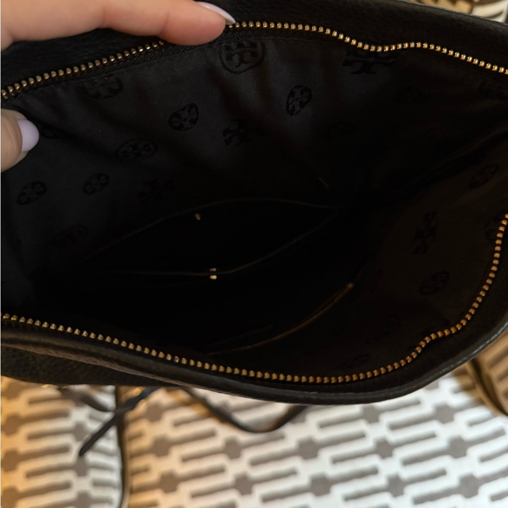 Tory Burch Black Pebbled Leather Crossbody Bag with Gold Hardware - Picture 14 of 16